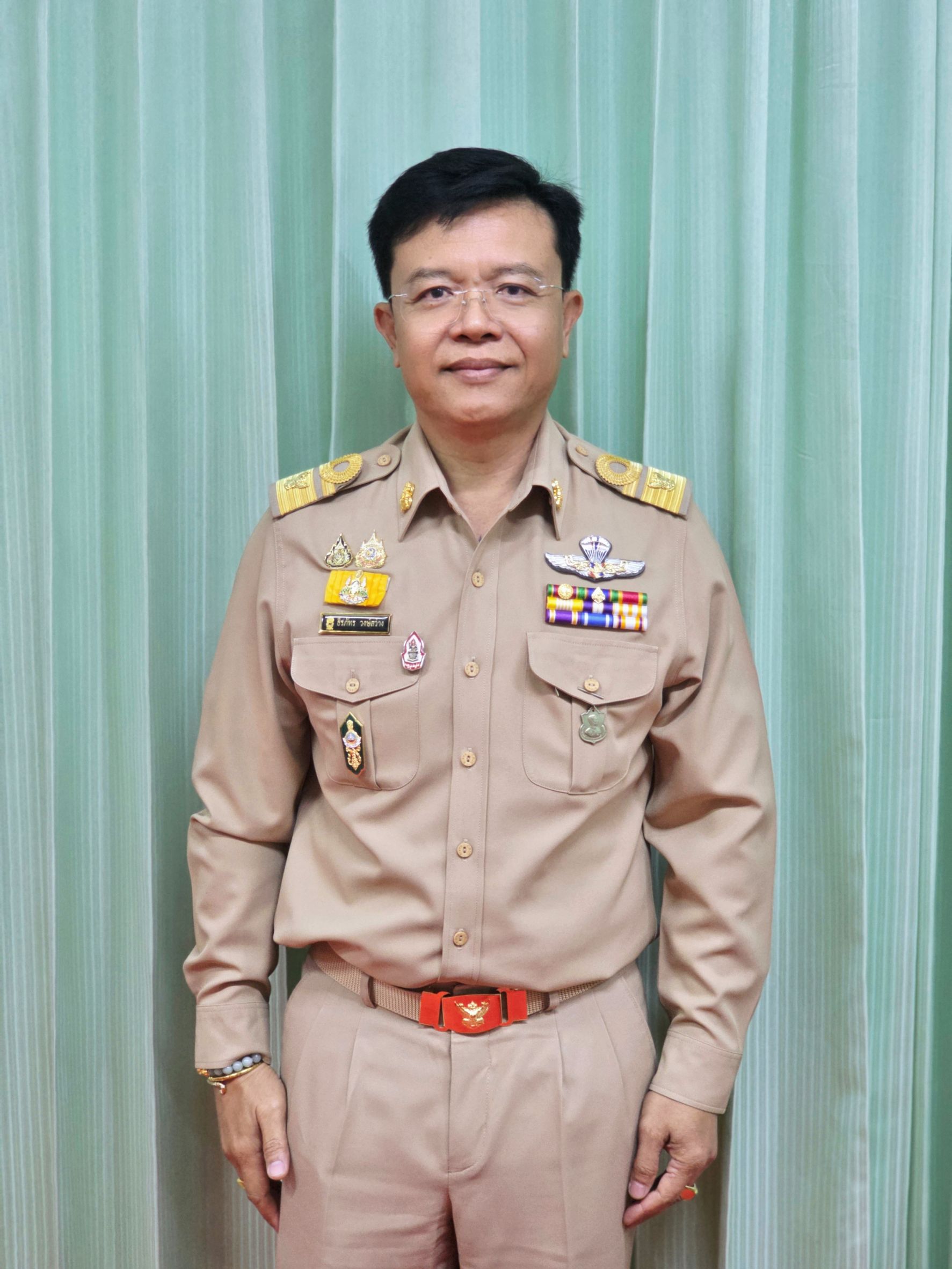 นายธีรภัทร วงษ์สว่าง นายธีรภัทร วงษ์สว่าง