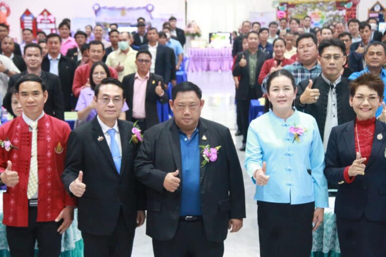 เข้าร่วมติดตามคณะท่าน ดร.ธีร์ ภวังคนันท์ รองเลขาธิการคณะกรรมการการศึกษาขั้นพื้นฐาน ในการเป็นประธานเปิดโครงการฯ พร้อมทั้งบรรยายพิเศษ การอบรม “การบริหารจัดการความปลอดภัยของสถานศึกษา”