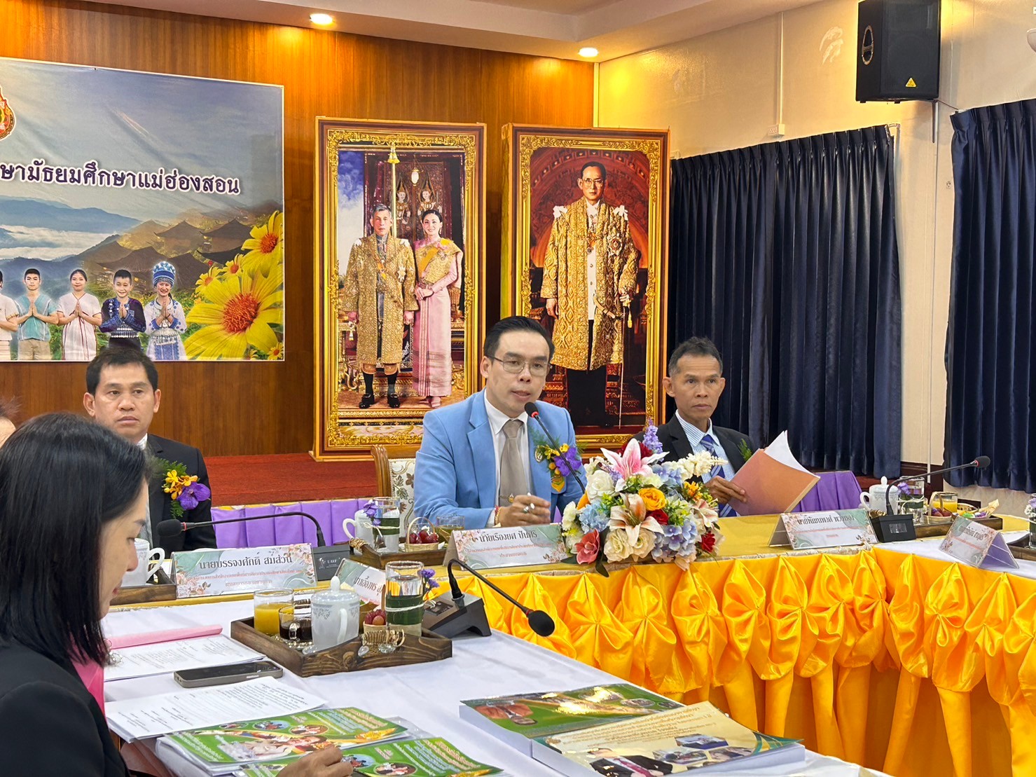 ประเมินสัมฤทธิผลการปฏิบัติงานในหน้าที่ เพื่อพัฒนาการศึกษา ตำแหน่ง รองผู้อำนวยการสำนักงานเขตพื้นที่การศึกษา สังกัดสำนักงานคณะกรรมการการศึกษาขั้นพื้นฐาน ในระยะเวลา 1 ปี