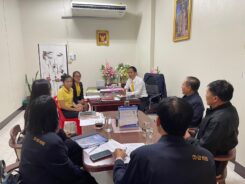 ประชุมเพื่อปรึกษาหารือการหักเงินเดือนเงินบำนาญ ห้องผู้อำนวยการเขตพื้นที่การศึกษามัธยมศึกษาแม่ฮ่องสอน
