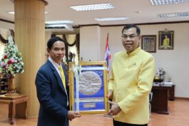 เข้าพบแสดงความยินดีแด่นายเชษฐา โมสิกรัตน์ ผู้ว่าราชการแม่ฮ่องสอน เนื่องในโอกาสได้รับการเสนอชื่อนำความกราบบังคมทูลพระกรุณาโปรดเกล้าโปรดกระหม่อมแต่งตั้งให้ดำรงตำแหน่งรองปลัดกระทรวง สำนักงานปลัดกระทรวงมหาดไทย