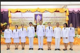 ร่วมพิธีมอบหนังสือสารานุกรมไทยสำหรับเยาวชน โดยพระราชประสงค์ในพระบาทสมเด็จพระบรมชนกาธิเบศร มหาภูมิพลอดุลยเดชมหาราช บรมนาถบพิตร เล่ม 43