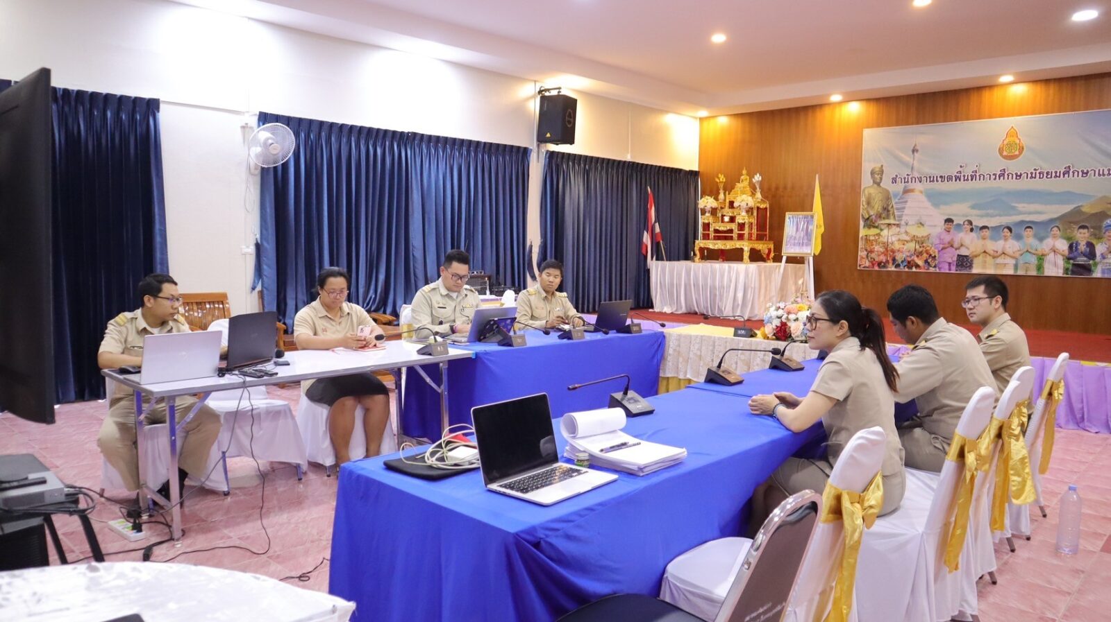รับมอบแนวทางการป้องกันและควบคุมบุหรี่ไฟฟ้าในสถานศึกษา