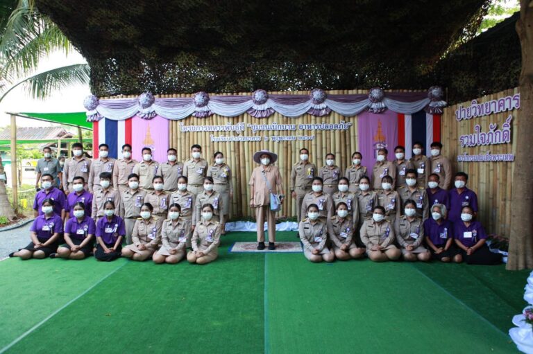 เฝ้าฯ รับเสด็จ สมเด็จพระกนิษฐาธิราชเจ้า กรมสมเด็จพระเทพรัตนราชสุดาฯ สยามบรมราชกุมารี ในโอกาสเสด็จพระราชดำเนินทอดพระเนตรสวนเกษตรพอเพียงในโครงการทหารพันธ์ุดี “ชุมชนเบิกบาน อาหารปลอดภัย”