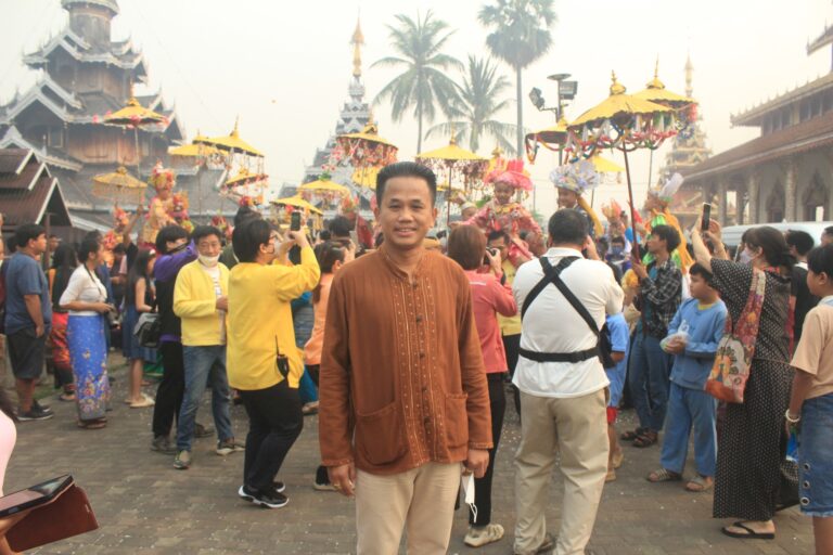 ผอ.สพม.แม่ฮ่องสอน ร่วมพิธีวันข่ามส่างหรือวันหลู่ (วันบรรพชาสามเณร) ประกอบพิธีบรรพชาสามเณร เนื่องในประเพณีปอยส่างลอง ประจำปี 2568