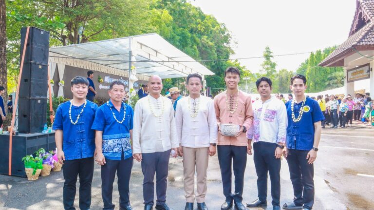 ร่วมพิธีขอขมา (กั่นตอ) และขอพรผู้ว่าราชการจังหวัดแม่ฮ่องสอน และรองผู้ว่าราชการจังหวัดแม่ฮ่องสอน เนื่องในประเพณีสงกรานต์ ประจำปี 2568