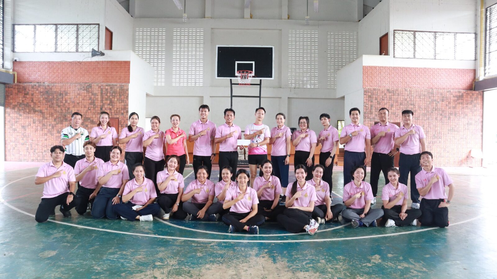 กิจกรรมออกกำลังกาย สร้างเสริมสุขภาพพลานามัยที่ดี ลดความเครียด และเพิ่มพลังในการทำงานของผู้บริหารและเจ้าหน้าที่