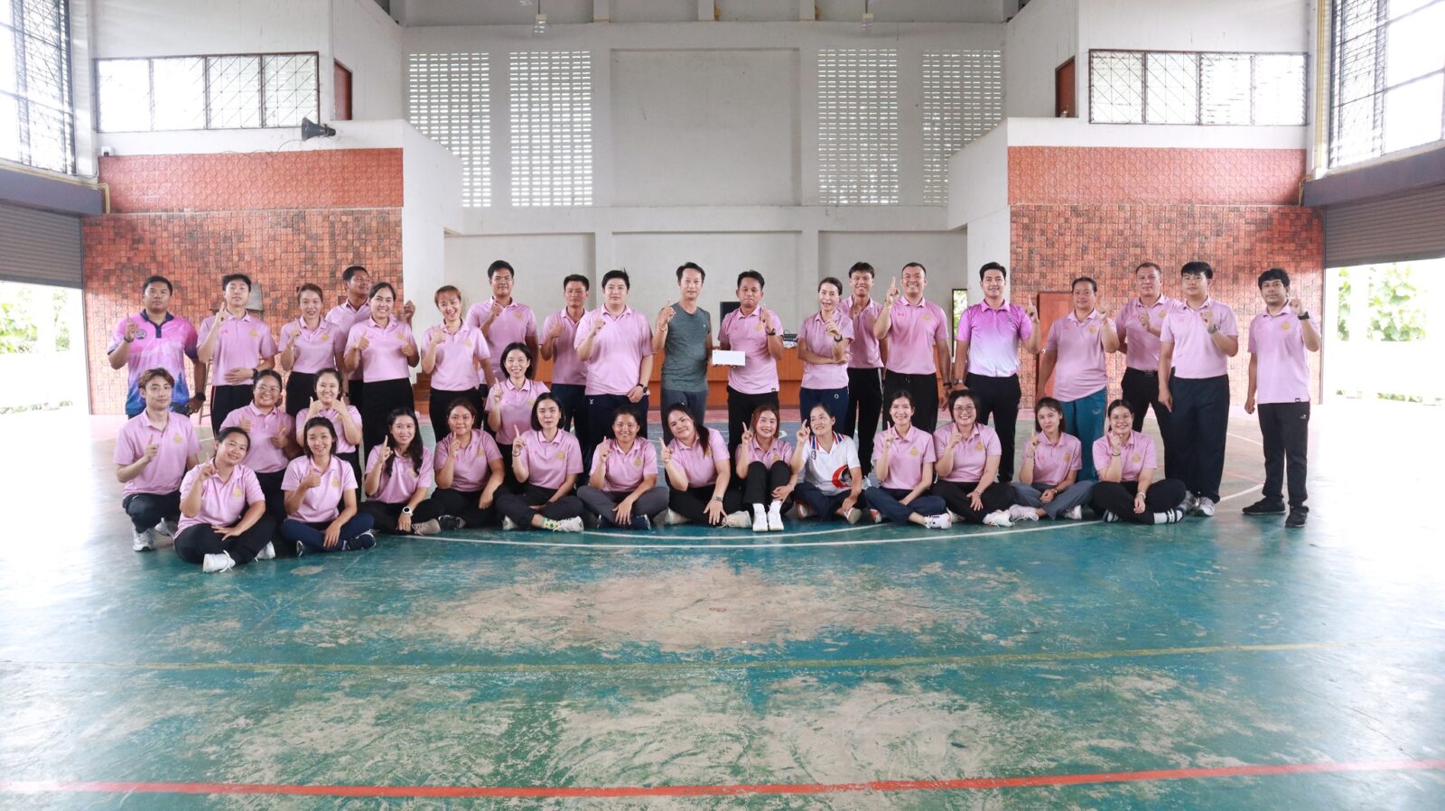 กิจกรรมออกกำลังกาย สร้างเสริมสุขภาพพลานามัยที่ดี ลดความเครียด และเพิ่มพลังในการทำงานของผู้บริหารและเจ้าหน้าที่