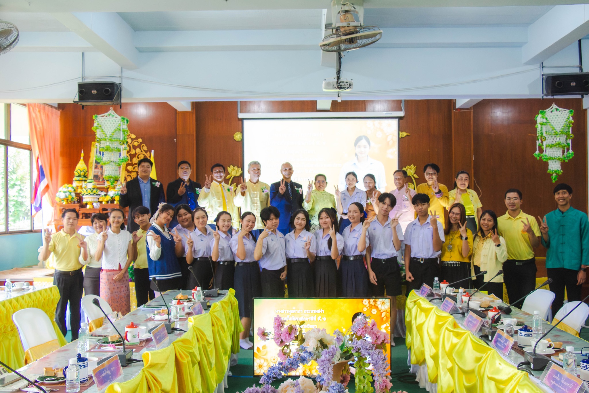 รอง ผอ.สพม.แม่ฮ่องสอน ประธานคณะกรรมการประเมินนักเรียนเพื่อรับรางวัลพระราชทาน ระดับมัธยมศึกษาตอนปลาย ประจำปีการศึกษา ๒๕๖๘ สำหรับสถานศึกษาขนาดกลาง