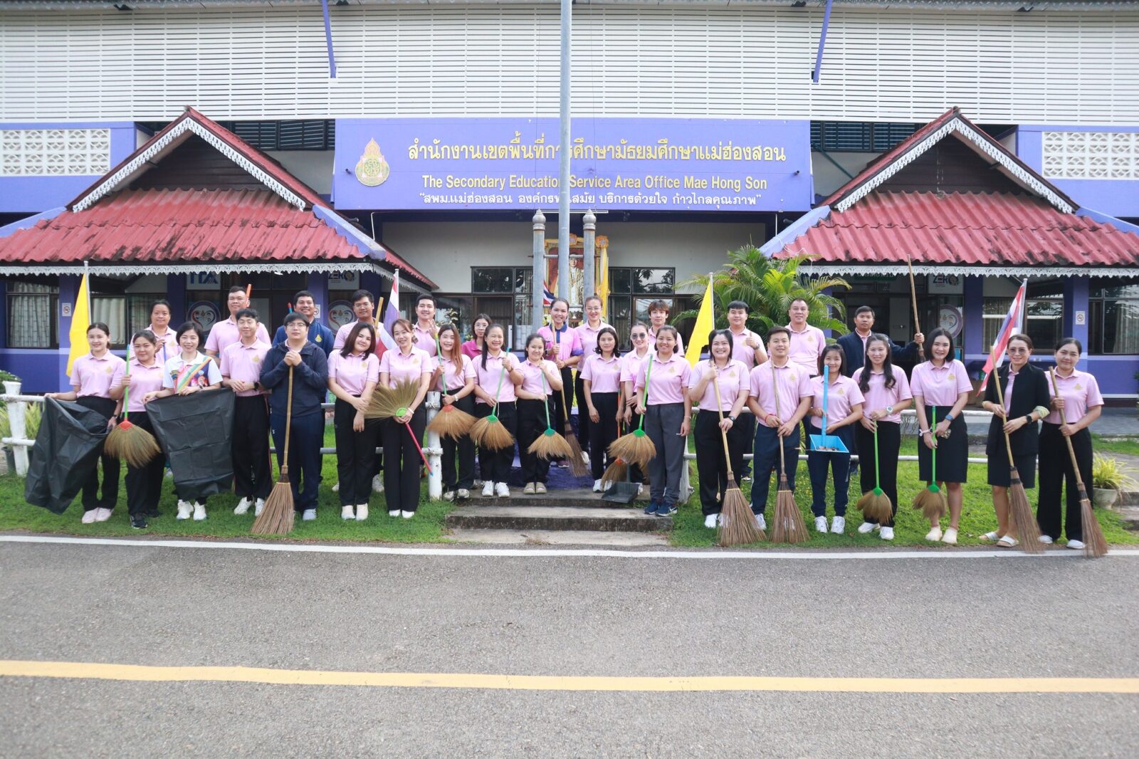 สำนักงานเขตพื้นที่การศึกษามัธยมศึกษาแม่ฮ่องสอน จัดกิจกรรมเนื่องใน “วันรักต้นไม้ประจำปีของชาติ พ.ศ. 2568”