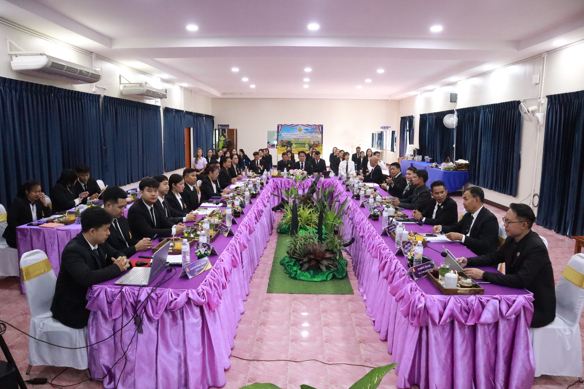 สำนักงานเขตพื้นที่การศึกษามัธยมศึกษาแม่ฮ่องสอน จัดประชุมผู้บริหารสถานศึกษาในสังกัด ครั้งที่ 7/2568