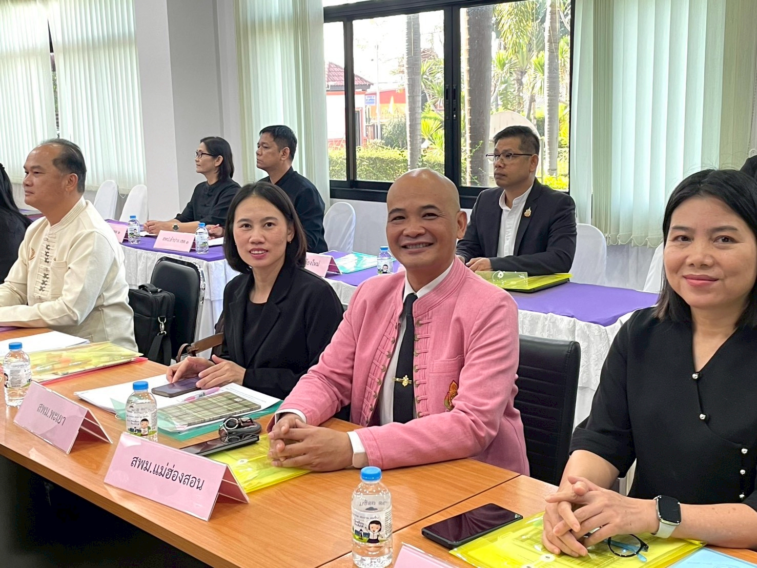 สำนักงานเขตพื้นที่การศึกษามัธยมศึกษาแม่ฮ่องสอน เข้าร่วมการประชุมคณะกรรมการอำนวยการ และคณะกรรมการประเมินนักเรียนและสถานศึกษา เพื่อรับรางวัลพระราชทาน ระดับกลุ่มจังหวัดที่ ๘