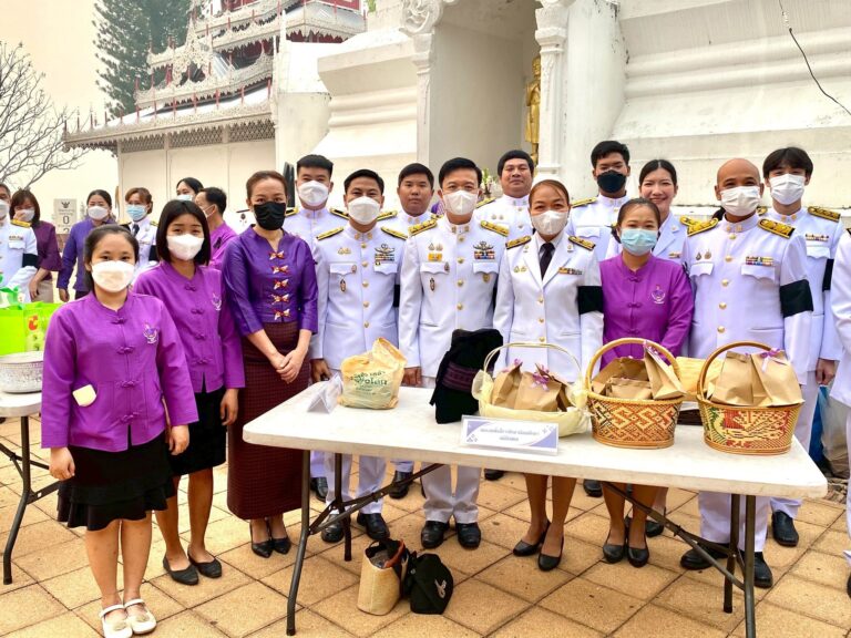 สำนักงานเขตพื้นที่การศึกษามัธยมศึกษาแม่ฮ่องสอน ร่วมพิธีทำบุญตักบาตร เฉลิมพระเกียรติ เนื่องในวันคล้ายวันพระราชสมภพ สมเด็จพระกนิษฐาธิราชเจ้า กรมสมเด็จพระเทพรัตนราชสุดาฯ สยามบรมราชกุมารี