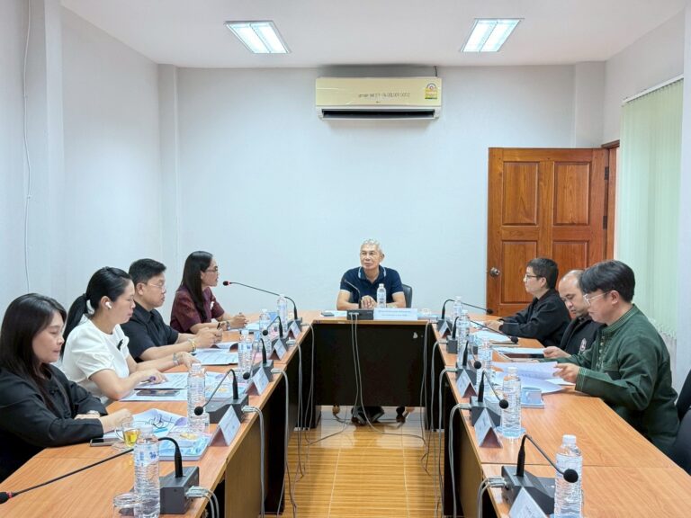 สำนักงานเขตพื้นที่การศึกษามัธยมศึกษาแม่ฮ่องสอน ร่วมประชุมคณะกรรมการ สกสค.จังหวัด ผลักดันมาตรการช่วยเหลือครูและผู้ปกครอง สร้างความมั่นคงทางการศึกษา