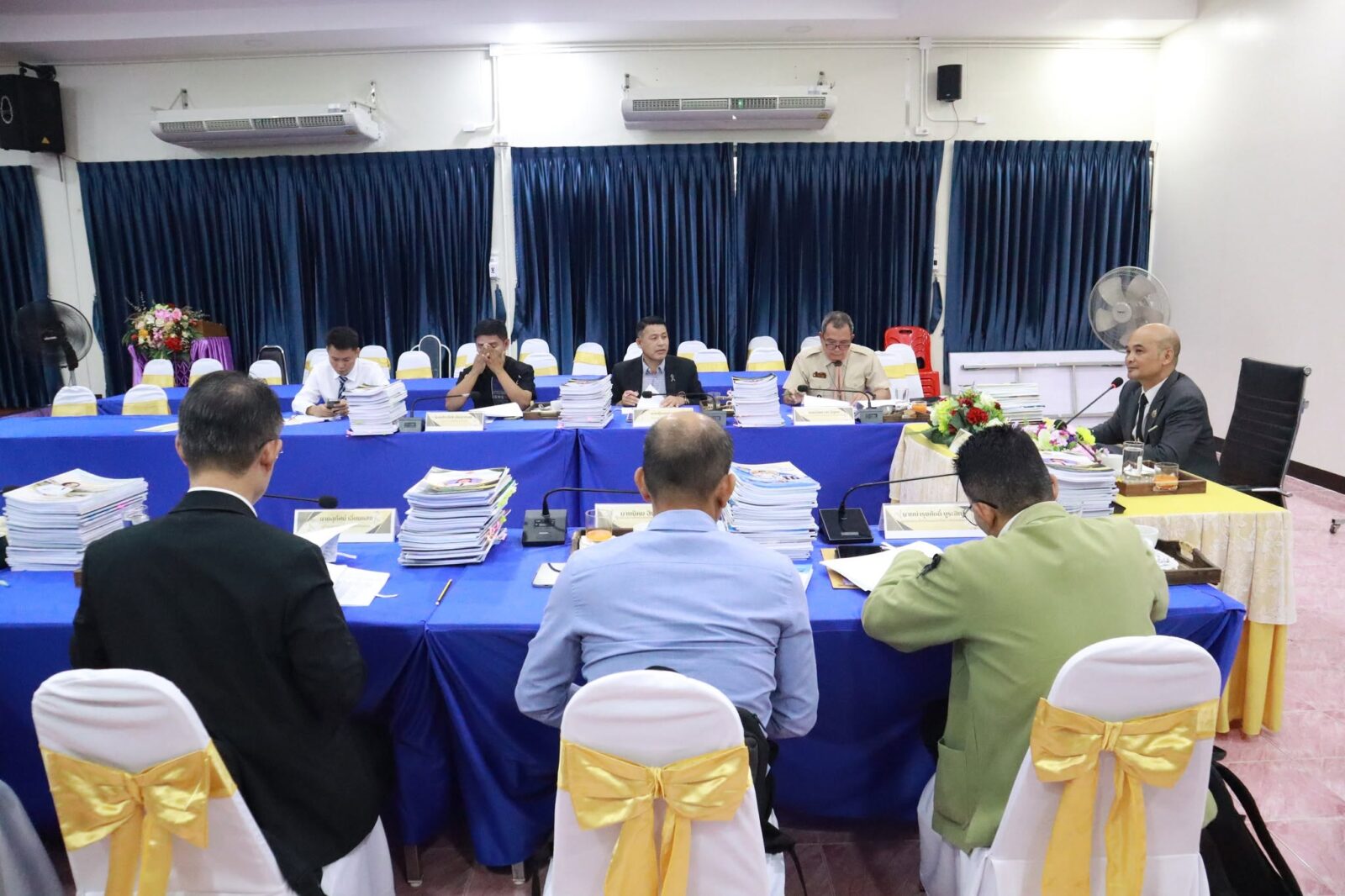 ประชุมคณะกรรมการตรวจสอบข้อมูลและพิจารณาให้คะแนนข้อมูลองค์ประกอบการย้ายข้าราชการครูและบุคลากรทางการศึกษา ตำแหน่งครู ประจำปี พ.ศ. 2569 รอบที่ 2